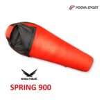 کیسه خواب SnowHawk SPRING 900 رنگ قرمز به صورت رول شده داخل کیسه حمل