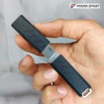 نمایش بند چرمی یکپارچه به عنوان غلاف در چاقوی CRKT مدل 2425 ثک. طراحی منحصربفرد و ایمن.